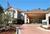 Holiday Inn & Suites::ProfessionalTravelGuide.com