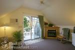 Tn-harwich-port-massachusetts-inns-allenharborbreezeinngardens
