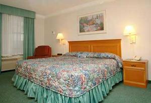 Web-fat_laqu-rooms-2