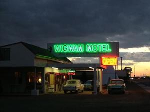 Web-3131840-hotels_and_accommodations-holbrook