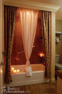Tickle Pink Inn::BedAndBreakfast.com