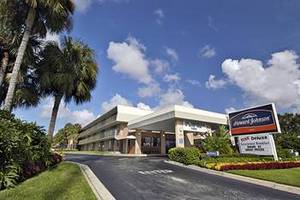 Howard Johnson Inn - Orlando::Expedia