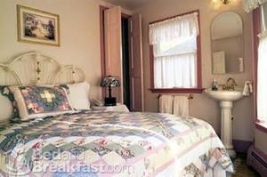 Darci's Parkside Inn Bed and Breakfast::BedAndBreakfast.com