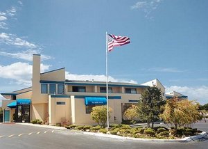 Econo Lodge Bay Breeze::Travelocity.com