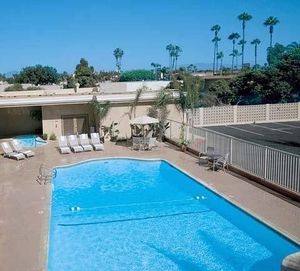 Comfort Inn & Suites::Travelocity.com