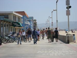Web-p309758-los_angeles_ca-hermosa_beach_promenade
