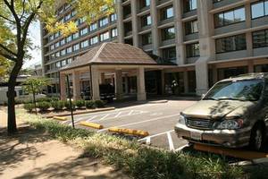 Web-radisson_reagan_national_airport_42415_2_08162006_1508495156_500