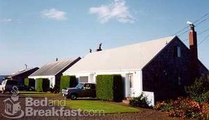 Cape Cod Cottages::BedAndBreakfast.com