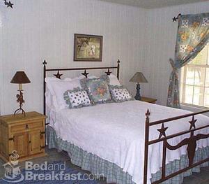 Roddy Tree Ranch Resort::BedAndBreakfast.com