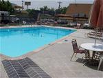 Tn-163724_pool_01_f