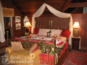 Savannah Beach Inn::BedAndBreakfast.com
