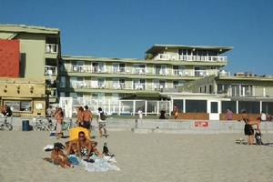 Surfer Beach Hotel::Orbitz