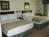 Holiday Inn Express Hotel & Suites::ProfessionalTravelGuide.com