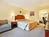 Super 8 Motel Marion In::Expedia