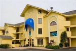 Pointes North Inn