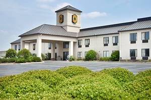 Super8 Piedmont Greenville Are::Expedia