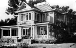 Two Suns Inn::BedAndBreakfast.com