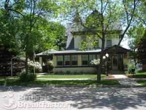 Adams Street Bed and Breakfast::BedAndBreakfast.com