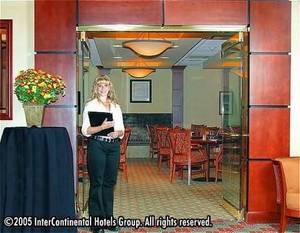 Holiday Inn::Travelocity.com