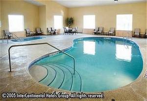 Holiday Inn Express Le Claire Riverfront-Davenport::Travelocity.com