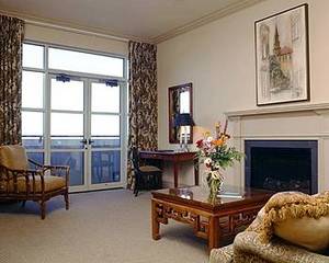 Harbour View Inn::Expedia