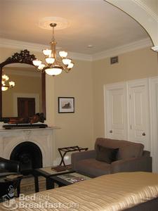 The Gilded Lily::BedAndBreakfast.com