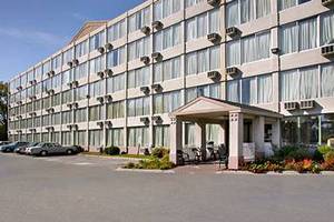 Super 8 Motel - East Hazel Crest::Expedia