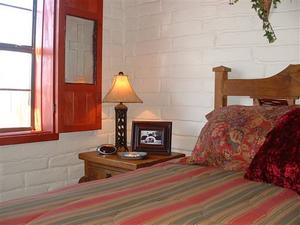 La Mirada Hotel - AB & B Inn::TravelPost.com