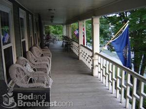 Maplehurst Inn::BedAndBreakfast.com