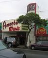 Tn-200px-amoeba_music_san_francisco_facade
