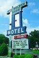Golden Door Motel::FunLake.com
