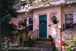 Rose Manor::BedAndBreakfast.com