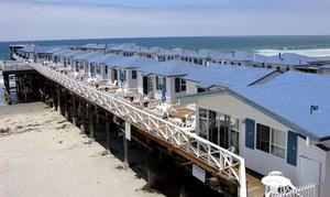 Crystal Pier Hotel Cottages::Qingd