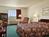 SUPER 8 MOTEL - JERSEYVILLE::Travelocity.com