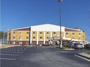 Baymont Inn & Suites-Atlanta South::Travelocity.com