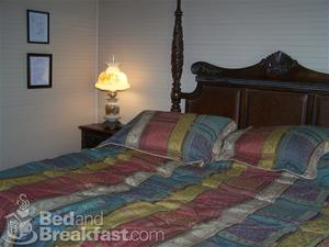 Lake Allatoona Inn::BedAndBreakfast.com