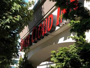 Web-silver_cloud_inn_lake_union_42732_0_07032006_2207363091_500