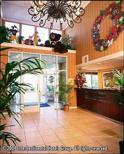 Holiday Inn Express Hotel And Suites Berkeley::Yahoo! Travel
