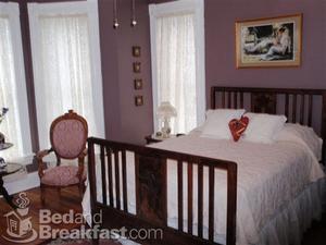 Seldon Renaker Inn::BedAndBreakfast.com