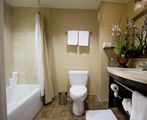 West Inn And Suites
