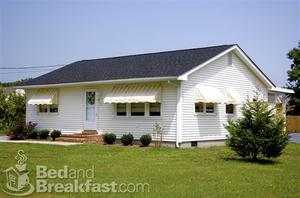 Mellow Yellow Cottage Bed & Breakfast::BedAndBreakfast.com