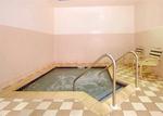 Tn-r45435_pool_01_f