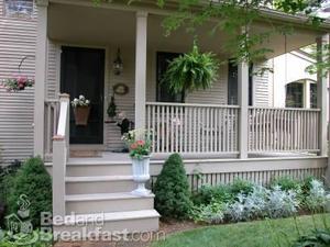 Duxbury Tall Pines::BedAndBreakfast.com