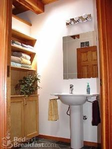 Garuda Guesthouse::BedAndBreakfast.com
