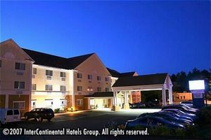 Holiday Inn Express & Suites Hudson::Travelocity.com