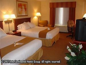 Holiday Inn Express Hotel & Suites Muncie::Travelocity.com