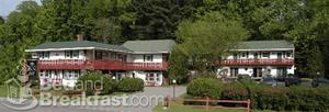 Season's Pass Inn::BedAndBreakfast.com