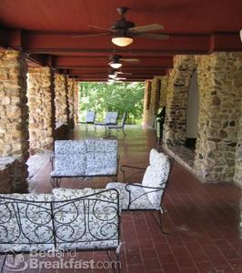 Hilltop Manor Bed & Breakfast::BedAndBreakfast.com