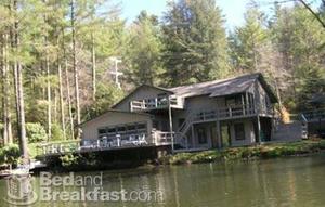 The Lodge On Mirror Lake::BedAndBreakfast.com