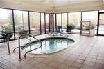 Tn-u32637_pool_01_f